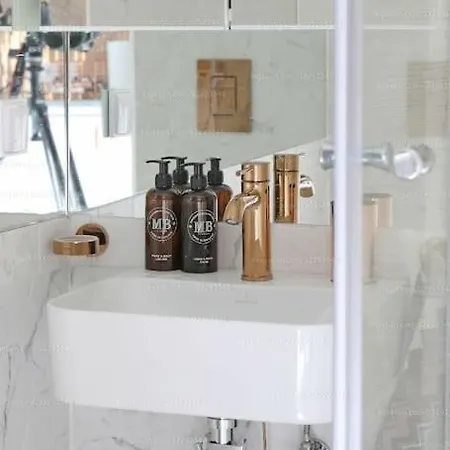 Dsw47 Small-in By Nw Boedapest